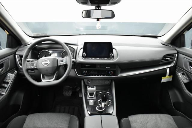 Photo of 2025 Super Black Nissan Rogue