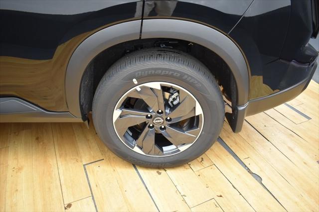 Photo of 2025 Super Black Nissan Rogue