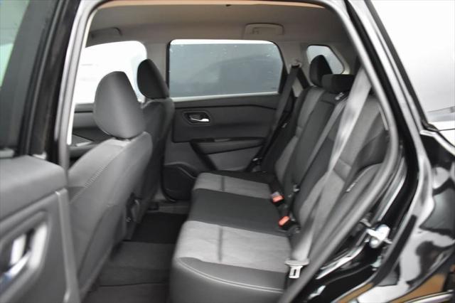 Photo of 2025 Super Black Nissan Rogue