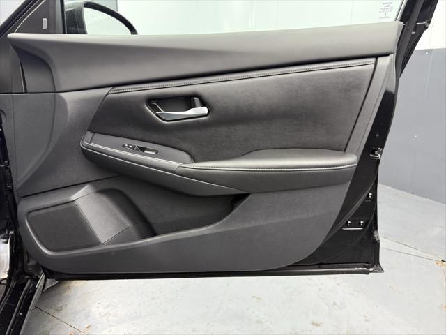 Photo of 2023 Super Black Nissan Sentra