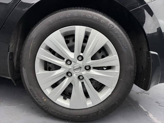 Photo of 2023 Super Black Nissan Sentra