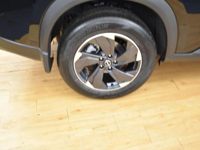 Photo of 2025 Super Black Nissan Rogue