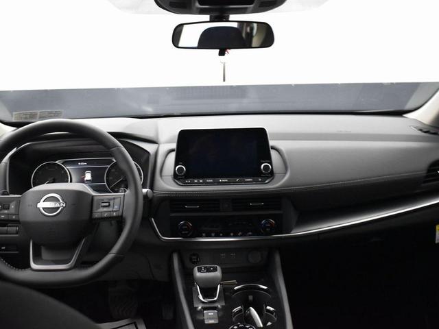 Photo of 2025 Super Black Nissan Rogue