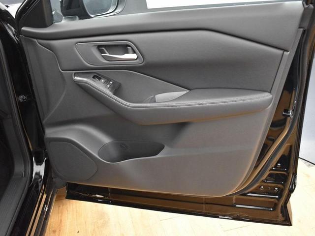 Photo of 2025 Super Black Nissan Rogue