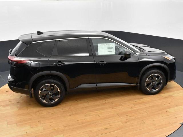 Photo of 2025 Super Black Nissan Rogue