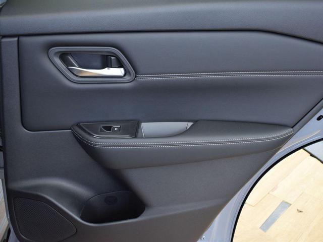 Photo of 2025 Boulder Gray Pearl Nissan Rogue
