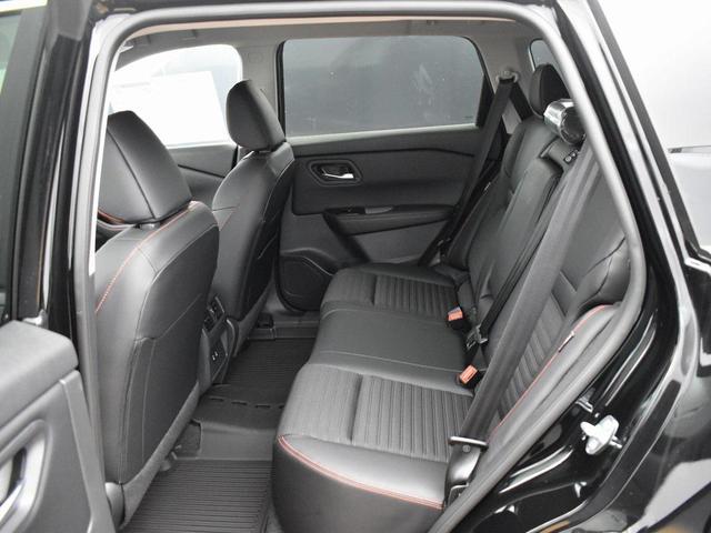 Photo of 2025 Super Black Nissan Rogue