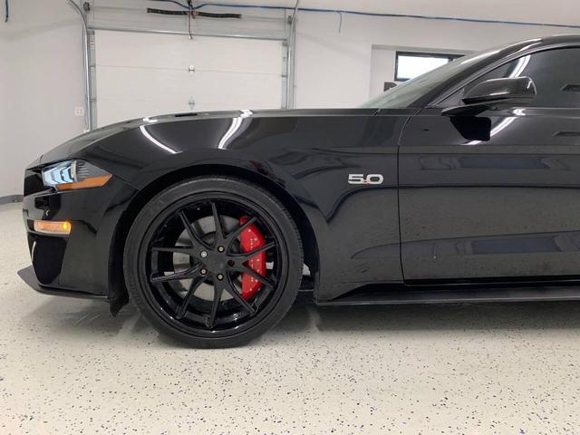 Photo of 2018 Shadow Black Ford Mustang