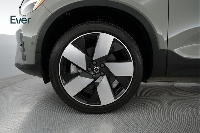 Photo of 2023 Sage Green Metallic Volvo C40 Recharge Pure Electric