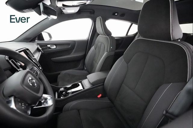 Photo of 2023 Sage Green Metallic Volvo C40 Recharge Pure Electric