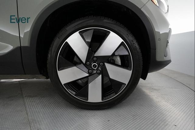 Photo of 2023 Sage Green Metallic Volvo C40 Recharge Pure Electric