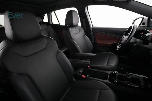 Photo of 2021 White Volkswagen ID.4