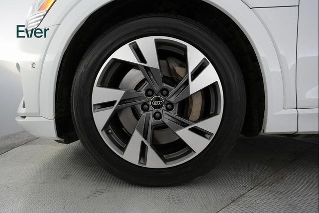 Photo of 2023 Glacier White Metallic Audi e-tron