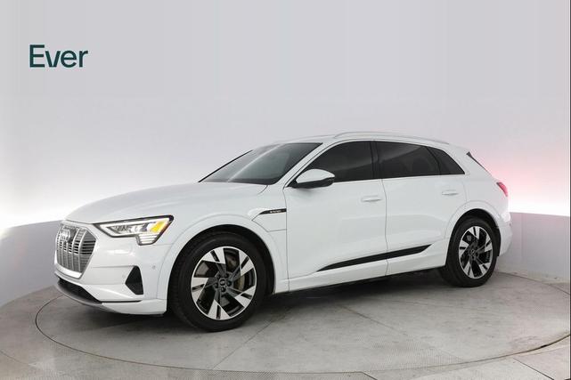 Photo of 2023 Glacier White Metallic Audi e-tron