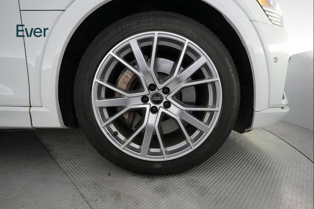 Photo of 2021 Glacier White Metallic Audi e-tron
