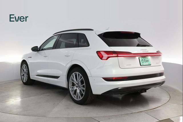 Photo of 2021 Glacier White Metallic Audi e-tron