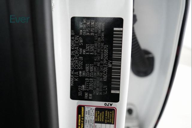 Photo of 2023 Snow White Pearl Kia EV6