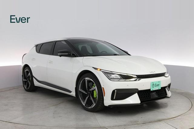 Photo of 2023 Snow White Pearl Kia EV6