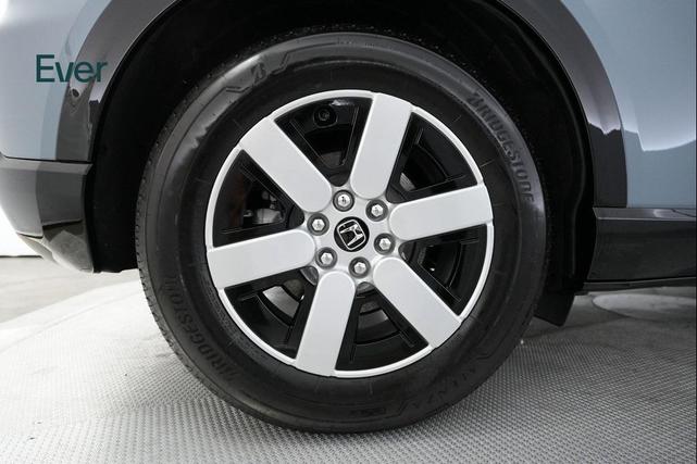 Photo of 2024 Sonic Gray Pearl Honda Prologue