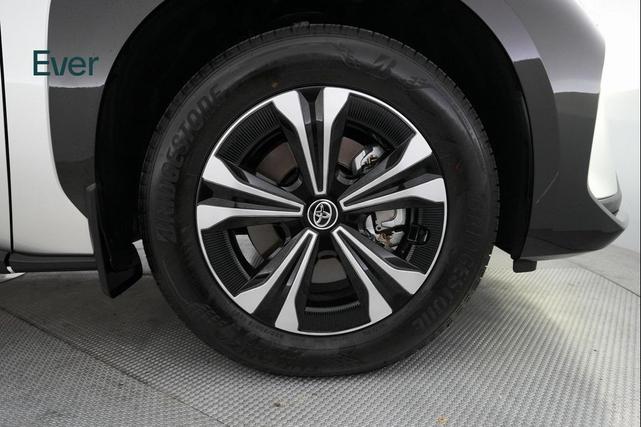 Photo of 2024 Elemental Silver Metallic Toyota bZ4X