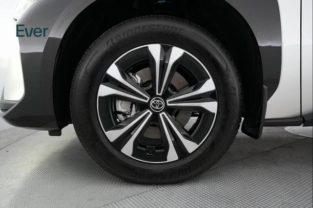 Photo of 2024 Elemental Silver Metallic Toyota bZ4X