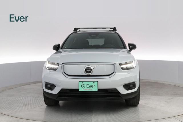 Photo of 2022 Crystal White Metallic Volvo XC40 Recharge Pure Electric