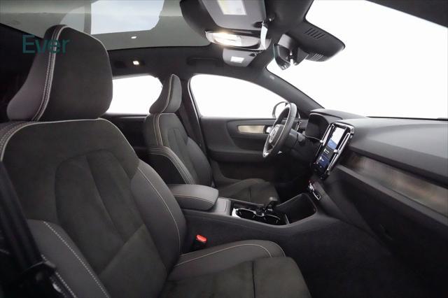 Photo of 2022 Black Stone Volvo C40 Recharge Pure Electric