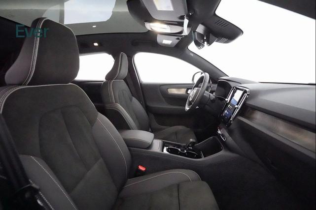 Photo of 2022 Black Stone Volvo C40 Recharge Pure Electric