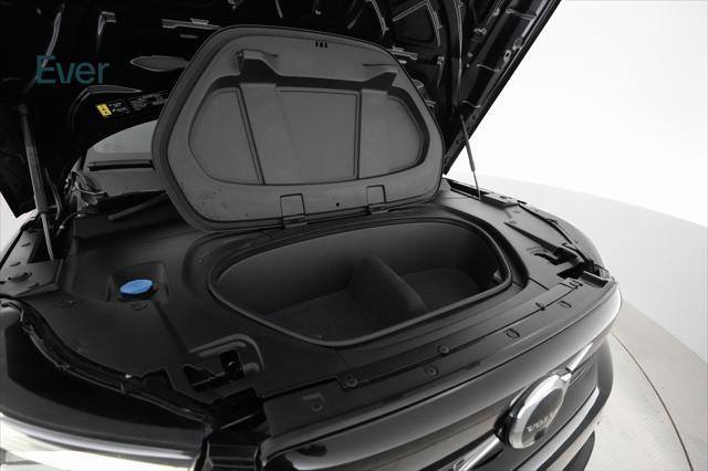 Photo of 2023 Black Volvo C40 Recharge Pure Electric