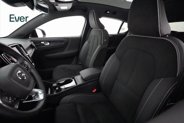 Photo of 2023 Black Volvo C40 Recharge Pure Electric
