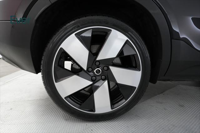 Photo of 2023 Black Volvo C40 Recharge Pure Electric