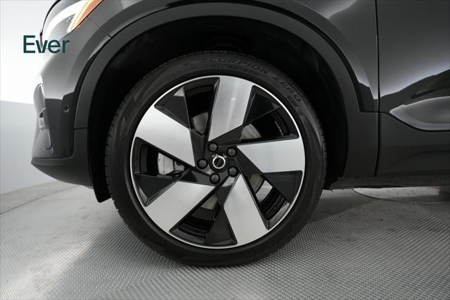 Photo of 2023 Black Volvo C40 Recharge Pure Electric