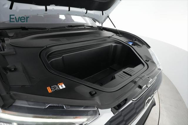 Photo of 2022 White Metallic Ford Mustang Mach-E