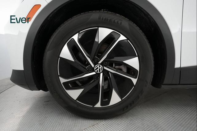 Photo of 2021 Glacier White Volkswagen ID.4
