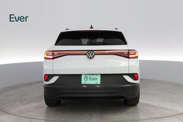 Photo of 2021 Glacier White Volkswagen ID.4