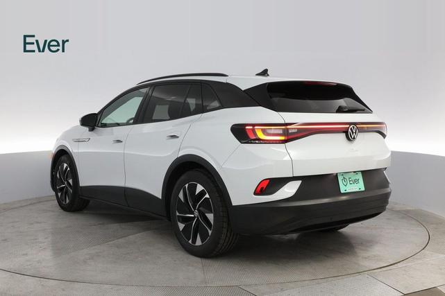 Photo of 2021 Glacier White Volkswagen ID.4