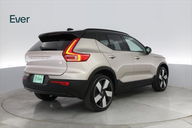 Photo of 2023 Gray Volvo XC40 Recharge Pure Electric