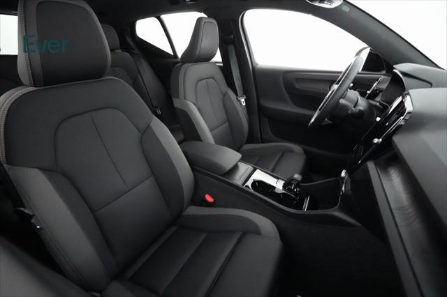 Photo of 2023 Gray Volvo XC40 Recharge Pure Electric