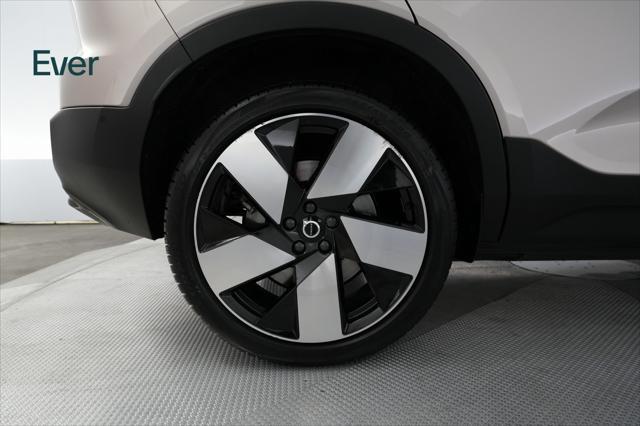 Photo of 2023 Gray Volvo XC40 Recharge Pure Electric