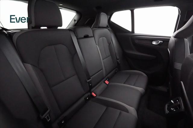 Photo of 2023 Gray Volvo XC40 Recharge Pure Electric