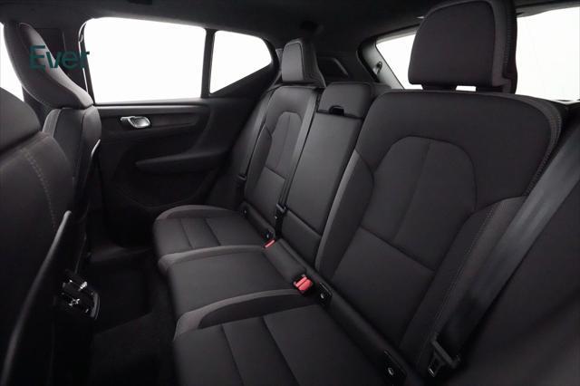 Photo of 2023 Gray Volvo XC40 Recharge Pure Electric