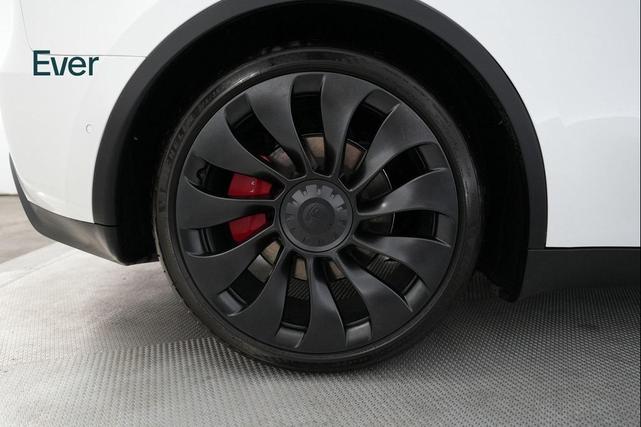 Photo of 2022 Pearl White Multi-Coat Tesla Model Y