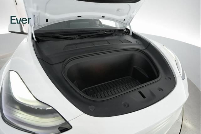 Photo of 2022 Pearl White Multi-Coat Tesla Model Y