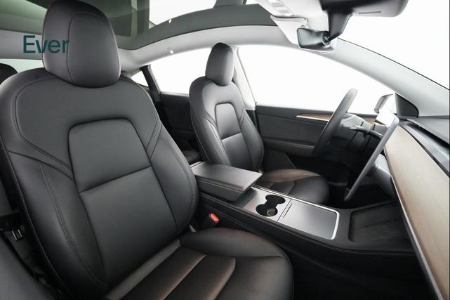 Photo of 2022 Pearl White Multi-Coat Tesla Model Y