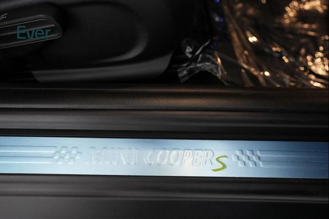 Photo of 2024 Island Blue Metallic MINI Hardtop