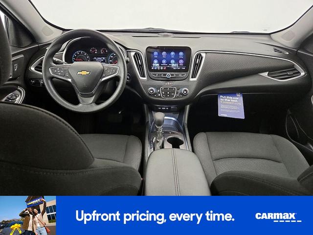Photo of 2024 White Chevrolet Malibu