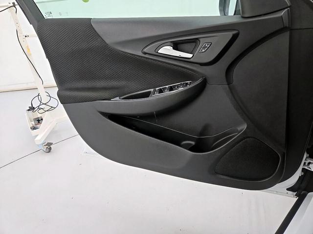 Photo of 2024 White Chevrolet Malibu