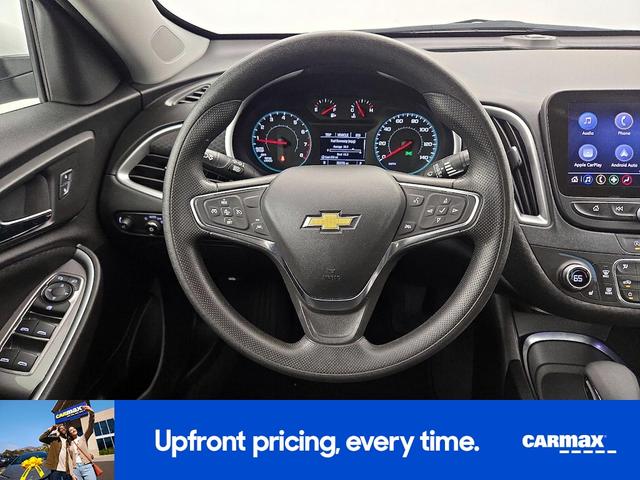 Photo of 2024 White Chevrolet Malibu