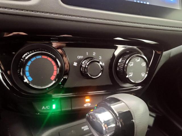 Photo of 2022 White Honda HR-V