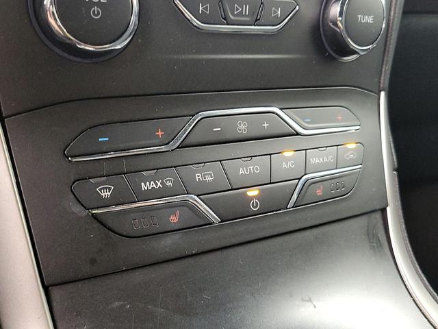 Photo of 2020 Black Ford Edge